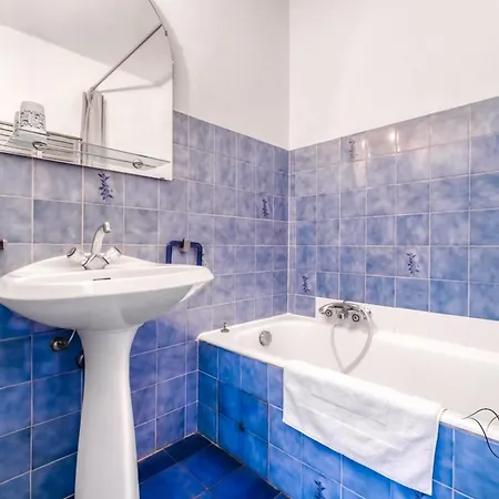 1br W Terrace & Parking 니스