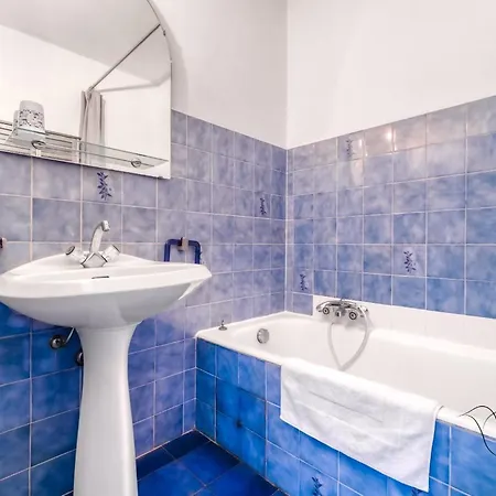 1br W Terrace & Parking Daire