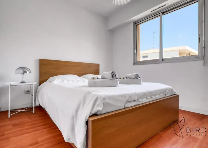 1br W Terrace & Parking شقة